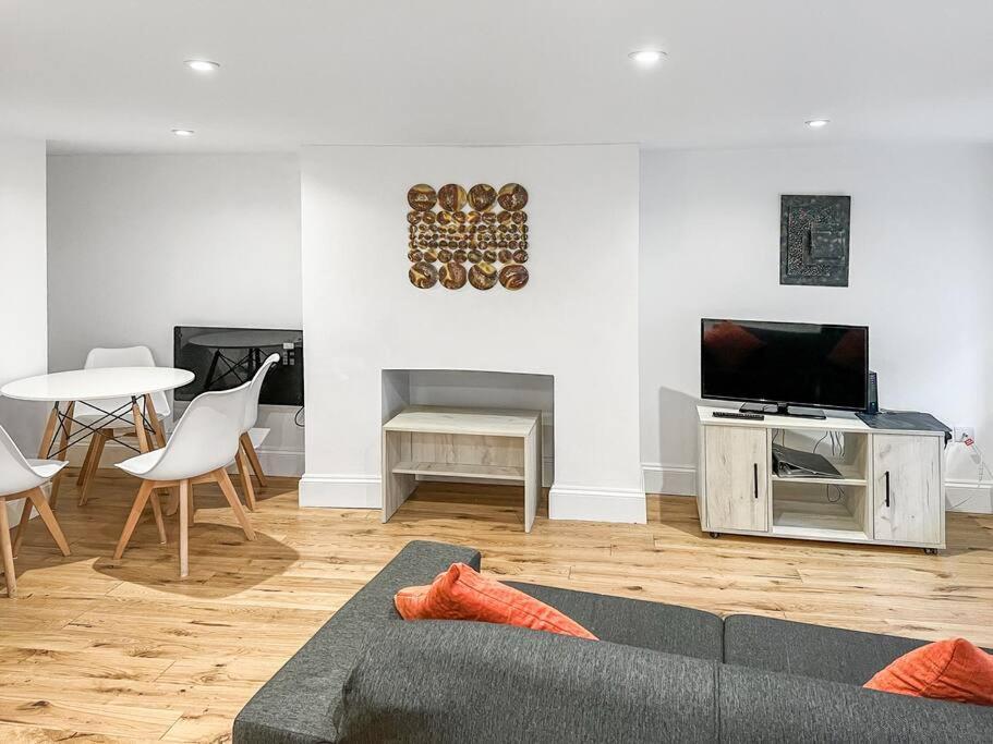 Cosy 1-Bdr W/ Free Parking In Central Reading Ngoại thất bức ảnh