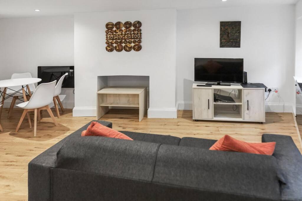 Cosy 1-Bdr W/ Free Parking In Central Reading Ngoại thất bức ảnh
