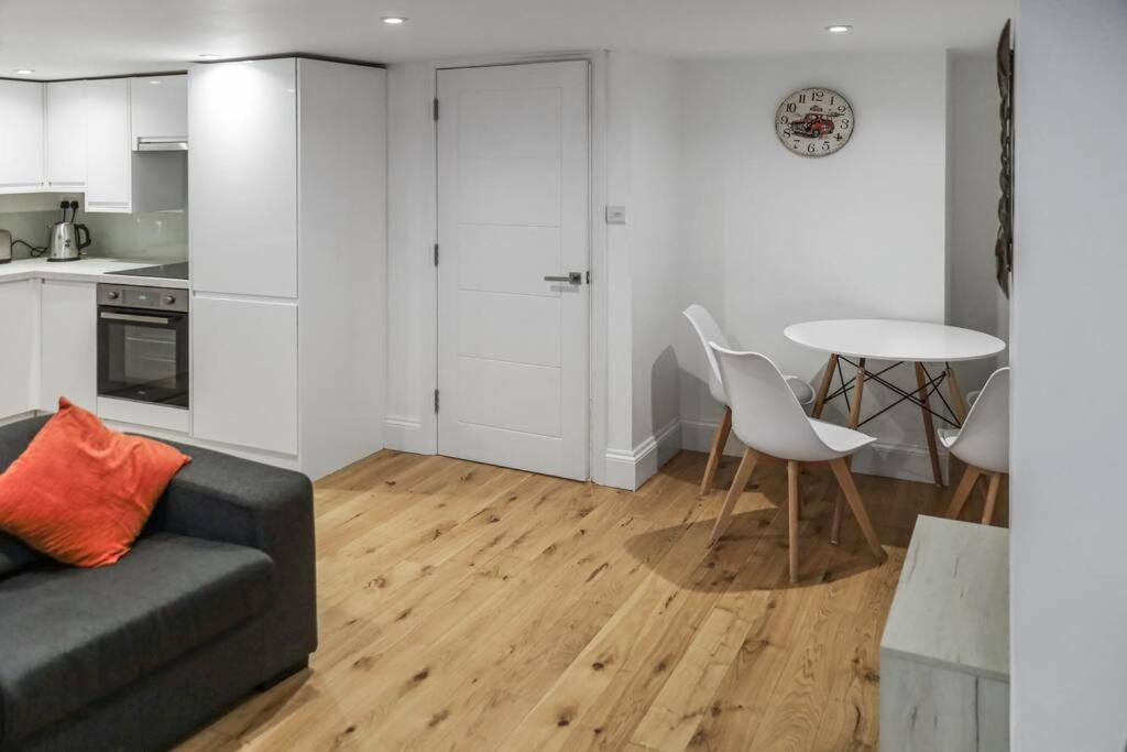 Cosy 1-Bdr W/ Free Parking In Central Reading Ngoại thất bức ảnh